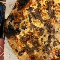 Foto scattata a 8portions Pizza da Bandar ⚡. il 4/25/2024