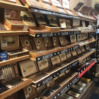 9/12/2017에 CJ R.님이 Tuttle&amp;#39;s Select Cigars에서 찍은 사진