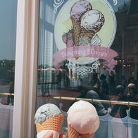 Photo taken at Ice Cream Cones by めめた on 5/19/2022