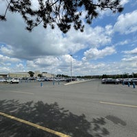 Photo taken at Staten Island Mall Parking Lot by Tinkerella&amp;#39;s t. on 6/9/2023