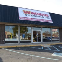 รูปภาพถ่ายที่ Winchester Bargain Outlet โดย Winchester Bargain Outlet เมื่อ 7/31/2023