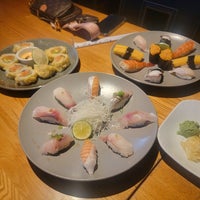 รูปภาพถ่ายที่ Asahi Sushi โดย William J. เมื่อ 6/8/2022