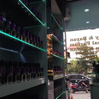 Photo taken at Mad parfüm Alanya by Kayra K. on 9/30/2013