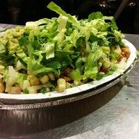 Photo taken at Chipotle Mexican Grill by Alex W. on 10/31/2014
