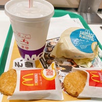 Photo taken at McDonald&amp;#39;s by 内田 健. on 3/19/2022