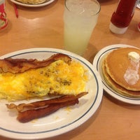 Photo taken at IHOP by Vianca on 9/7/2013
