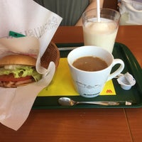 Photo taken at モスバーガー 三田ウッディタウン店 by RiKi on 5/27/2018