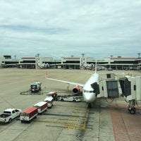 Photo taken at Don Mueang International Airport (DMK) by Chandelierchannel L. on 8/23/2015