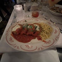 Photo taken at Maggiano&amp;#39;s Little Italy by Hari A. on 7/23/2022