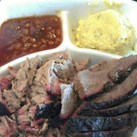 Photo prise au Big Mike&amp;#39;s BBQ Smokehouse par John L. le9/23/2012