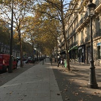 Photo taken at Avenue de Friedland by Sabri A. on 10/19/2018