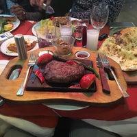 Foto diambil di Sır Evi Restaurant oleh Ömer Faruk D. pada 2/4/2018
