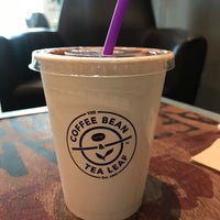 Photo taken at The Coffee Bean &amp;amp; Tea Leaf by Colet B. on 10/18/2019