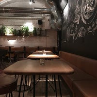 Foto tirada no(a) innio restaurant and bar por Sandor S. em 2/19/2018