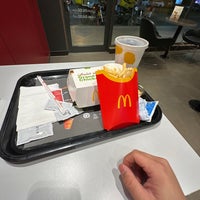 Photo taken at McDonald&amp;#39;s | ماكدونالدز by Omar .. on 7/4/2023