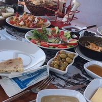 Das Foto wurde bei Sahil Cafe Restaurant von Uğur am 7/14/2019 aufgenommen
