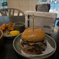 Foto tirada no(a) Burger Boutique por Sultan M. em 2/23/2023