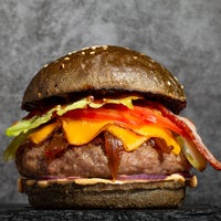 Foto tomada en Хищник Стейкs &amp;amp; Burgers  por Хищник Стейкs &amp;amp; Burgers el 9/7/2021