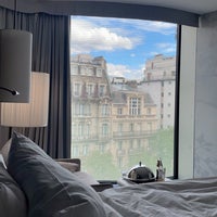 รูปภาพถ่ายที่ Renaissance Paris Arc de Triomphe Hotel โดย Saleh เมื่อ 5/25/2022