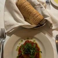 Foto diambil di Bellissimo Restaurant Fine Northern Italian Food oleh Nada 🕊️ pada 1/21/2023