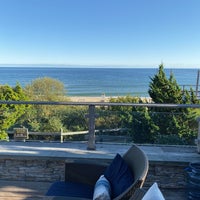 Photo taken at Acqua Oceanfront Fire Pit Lounge At Gurneys Inn by Joe P. on 10/5/2019