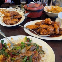 Photo taken at San Tung Chinese Restaurant by Carol L. on 4/6/2024