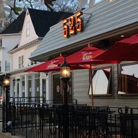 Foto diambil di Magnolia 525 Tavern - A Local&amp;#39;s Tavern oleh Magnolia 525 Tavern - A Local&amp;#39;s Tavern pada 8/18/2015