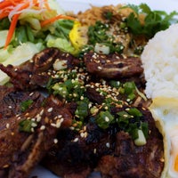 8/18/2015 tarihinde Ánh Hồng Restaurantziyaretçi tarafından Ánh Hồng Restaurant'de çekilen fotoğraf