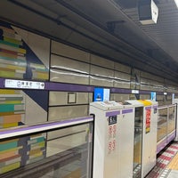 Photo taken at Hanzomon Line Jimbocho Station (Z07) by kozukichi (. on 10/2/2022