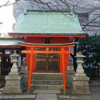 Photo taken at 榎戸稲荷神社 by TOMO N. on 3/22/2016