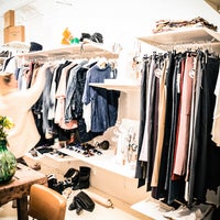 รูปภาพถ่ายที่ Thrift Shop Amsterdam โดย Thrift Shop Amsterdam เมื่อ 8/28/2015