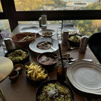รูปภาพถ่ายที่ Dubb Indian Bosphorus Restaurant โดย Fof 🕊 เมื่อ 4/13/2024