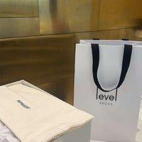 Foto diambil di Level Shoes oleh عبدالله pada 4/10/2024