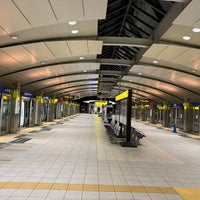 Photo taken at Yurikamome Shimbashi Station (U01) by 葱 on 2/23/2024