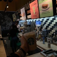 Foto scattata a Starbucks da Rawan 🇸🇦 il 3/3/2022