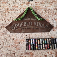 Foto diambil di Pueblo Vida Brewing Company oleh Ryan C. pada 4/30/2023