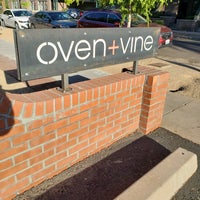6/21/2020 tarihinde Ryan C.ziyaretçi tarafından Oven+Vine'de çekilen fotoğraf