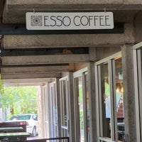 Photo taken at Esso Coffeehouse by Ryan C. on 8/10/2022