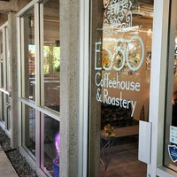 รูปภาพถ่ายที่ Esso Coffeehouse โดย Ryan C. เมื่อ 8/5/2022