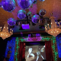 Foto scattata a Lips Drag Queen Show Palace, Restaurant &amp;amp; Bar da H K. il 1/24/2022