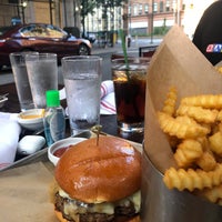 7/4/2020にMansour A.が5 Napkin Burgerで撮った写真
