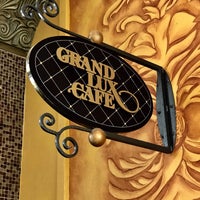 Photo taken at Grand Lux Cafe by Sérgio V. on 9/30/2018