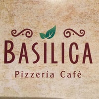 Foto tirada no(a) Basilica Pizzería Café por Pablo M. em 12/28/2015