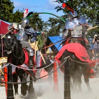 Foto diambil di Sarasota Medieval Fair oleh Sarasota Medieval Fair pada 10/14/2021