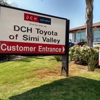 รูปภาพถ่ายที่ DCH Toyota of Simi Valley โดย Frank M. เมื่อ 7/29/2017