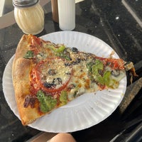 3/9/2022 tarihinde Matt F.ziyaretçi tarafından Downtown House Of Pizza'de çekilen fotoğraf