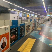 Photo taken at Monorail Hamamatsuchō Station (MO01) by ねぎ on 4/20/2024