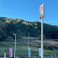 Photo taken at 7-Eleven by 月 星. on 11/18/2023