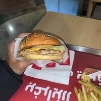 Photo taken at Burgerizzr by Hamood 🇵🇸🇸🇦 on 1/6/2023