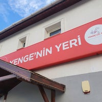 Photo taken at Yenge&amp;#39;nin Yeri Aile Köftecisi by uģûr k. on 6/25/2021